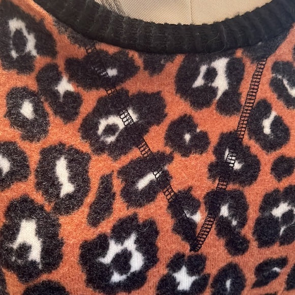 Simply Southern Leopard Print Soft Pullover 🐆 - Picture 2 of 7